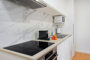 C312 Riverside View Premium Apartment w/ AC & Terrac