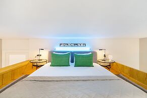 Central 1-Bed W/ Top View Perfect To Explore Porto