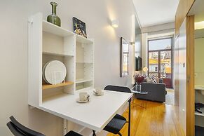 Central 1-Bed W/ Top View Perfect To Explore Porto