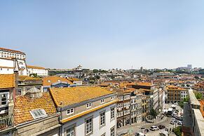 Central 1-Bed W/ Top View Perfect To Explore Porto