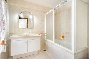 Perfect Family Hideout Residence W/Ac & 4Br + 5Ba