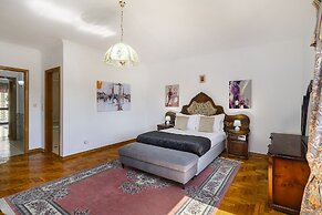 Perfect Family Hideout Residence W/Ac & 4Br + 5Ba