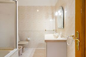 Perfect Family Hideout Residence W/Ac & 4Br + 5Ba