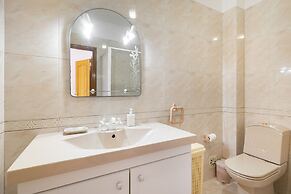 Perfect Family Hideout Residence W/Ac & 4Br + 5Ba