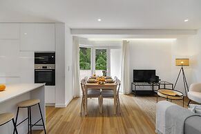 Chic & Stylish Retreat In Estoril'S Finest Location