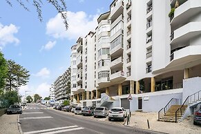 Chic & Stylish Retreat In Estoril'S Finest Location