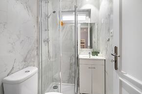 Chic & Stylish Retreat In Estoril'S Finest Location
