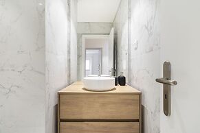 Chic & Stylish Retreat In Estoril'S Finest Location