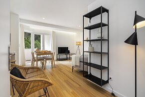 Chic & Stylish Retreat In Estoril'S Finest Location