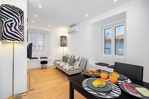 Modern Alfama Explore Lisbon W/ Comfort & Style