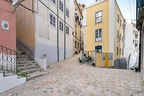 Modern Alfama Explore Lisbon W/ Comfort & Style