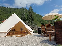 Luxury Glamping in the Vienna Alps