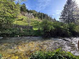 Luxury Glamping in the Vienna Alps