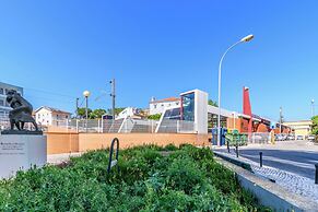 Beachside Getaway Near Paço De Arcos Train Station