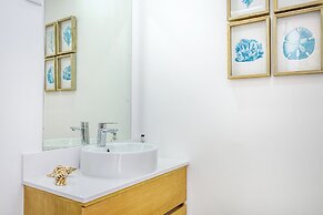 Beachside Getaway Near Paço De Arcos Train Station