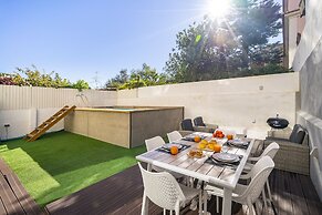 Suburban Serenity Family Home With Pool
