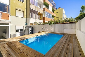 Suburban Serenity Family Home With Pool