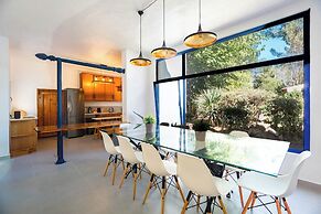 Family Paradise: Exquisite Retreat For Holidays