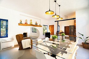 Family Paradise: Exquisite Retreat For Holidays