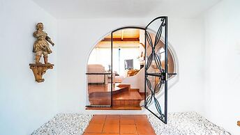 Family Paradise: Exquisite Retreat For Holidays