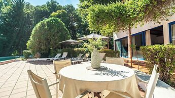 Family Paradise: Exquisite Retreat For Holidays