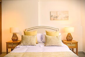 Ambar Roca Suites by Huespedia