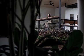 Nomad Living CR
