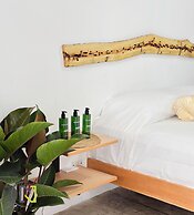 Nomad Living CR