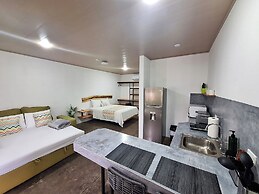 Nomad Living CR
