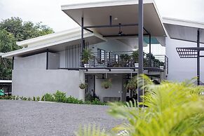 Nomad Living CR