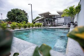 Nomad Living CR