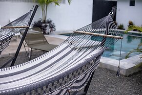 Nomad Living CR