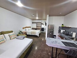 Nomad Living CR