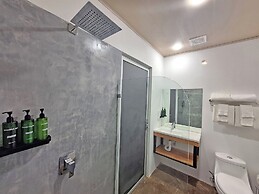 Nomad Living CR