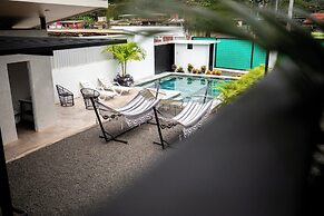 Nomad Living CR