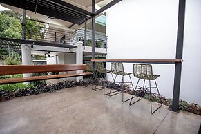 Nomad Living CR