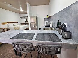 Nomad Living CR