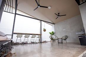 Nomad Living CR