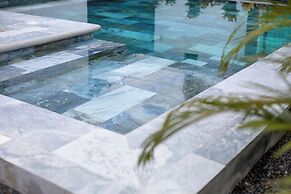 Nomad Living CR