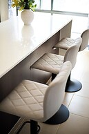 StayAU 5BR Lakefront Escape Point Cook