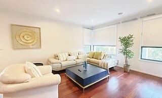 StayAU 5BR Lakefront Escape Point Cook