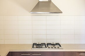 StayAU 5BR Lakefront Escape Point Cook