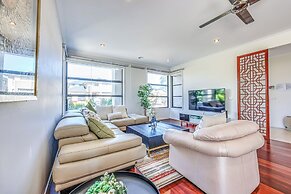 StayAU 5BR Lakefront Escape Point Cook