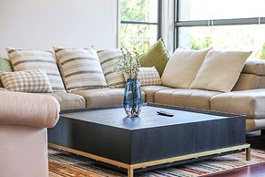 StayAU 5BR Lakefront Escape Point Cook