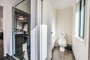 StayAU 5BR Lakefront Escape Point Cook