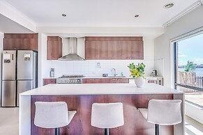 StayAU 5BR Lakefront Escape Point Cook