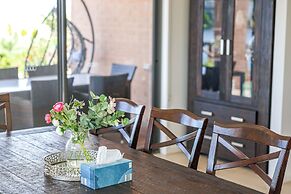 StayAU 5BR Lakefront Escape Point Cook