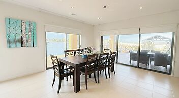 StayAU 5BR Lakefront Escape Point Cook