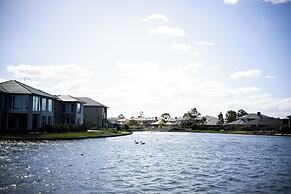 StayAU 5BR Lakefront Escape Point Cook