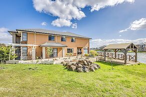 StayAU 5BR Lakefront Escape Point Cook